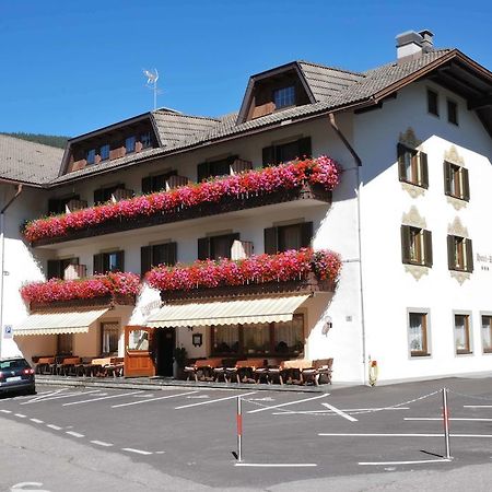 Hotel Urthaler Dobbiaco Dış mekan fotoğraf